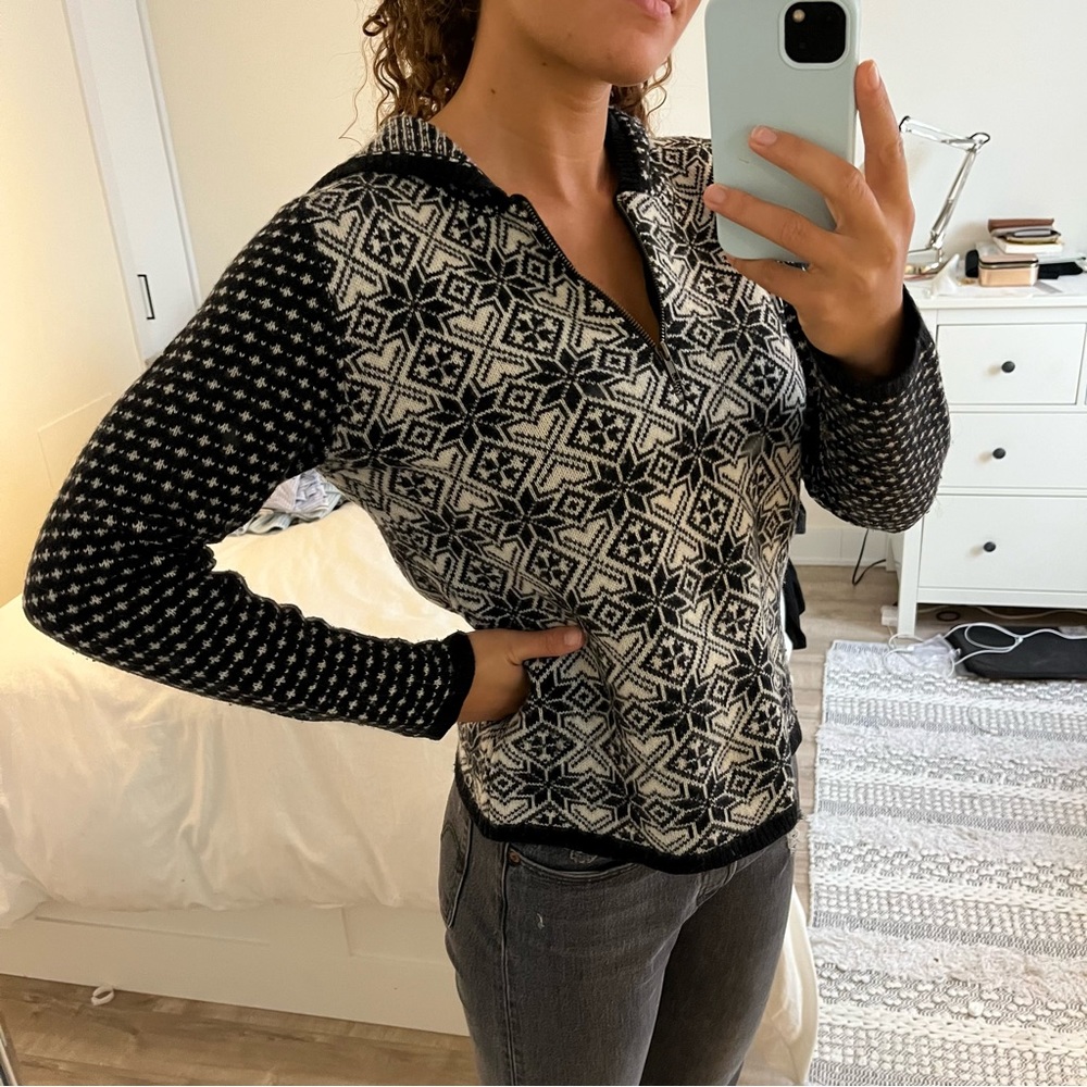 Pattern sweater